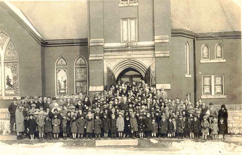 Dr. Fry Memorial Methodist congregation, circa 1920s